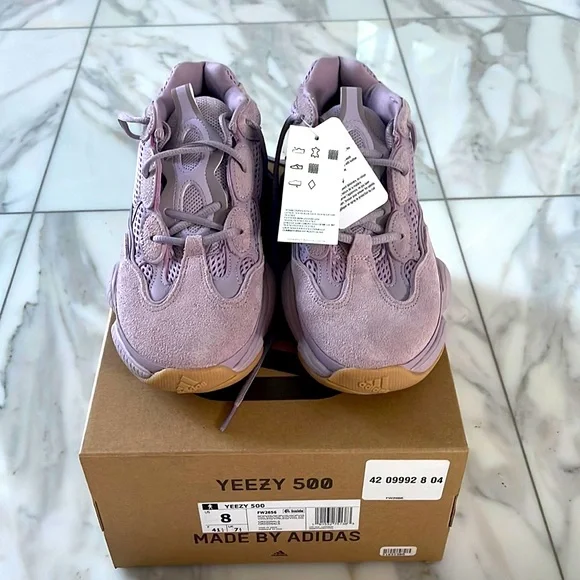Yeezy Sneakers - Real! - Picture 1 of 4